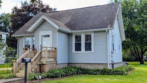 706 S 2nd St, Oregon, IL, 61061-2219 | Card Image