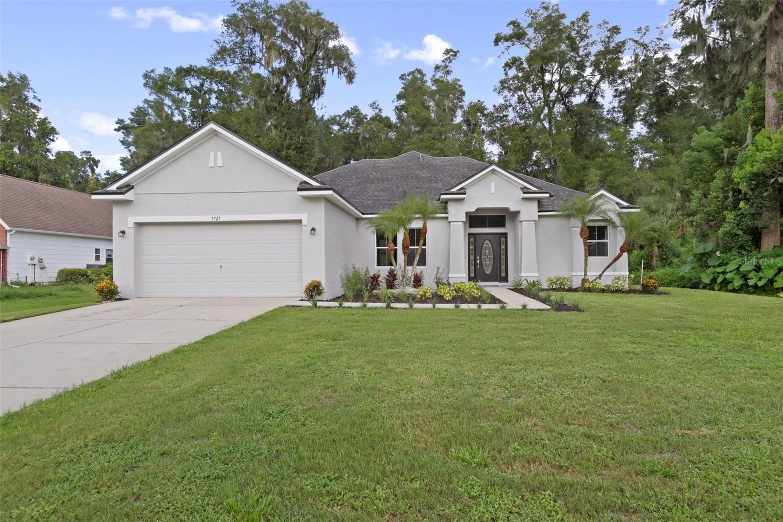 Clara Ave, Deland, FL 32720