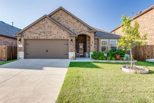 10516 Breezeway Dr, Aubrey, TX, 76227-4858 | Card Image