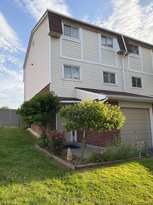 68-11 Harrisford St, Hamilton, ON, L8K6L7 | Card Image