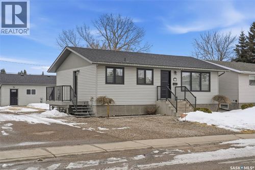 621 2nd St S, Martensville, SK, S0K0A2 | Card Image