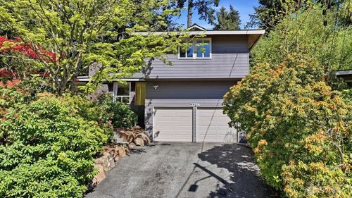 3754 Ne 194th St, Lake Forest Park, WA, 98155-2753 | Card Image
