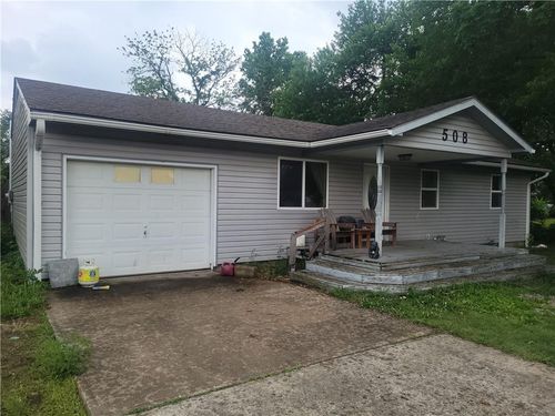 508 S Sinnett St, Girard, KS, 66743-1917 | Card Image