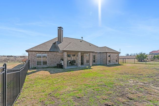 617 Zmolek Rd, House other with 3 bedrooms, 3 bathrooms and null parking in Ennis TX | Image 24
