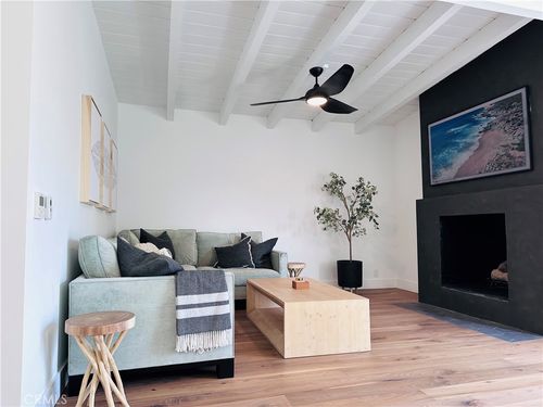 611 Avenue C, Redondo Beach, CA, 90277 | Card Image