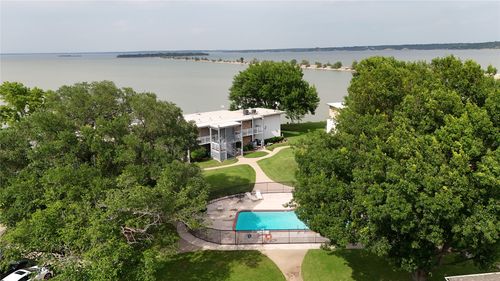 unit-212-112 Harbor Dr, Runaway Bay, TX, 76426-9712 | Card Image
