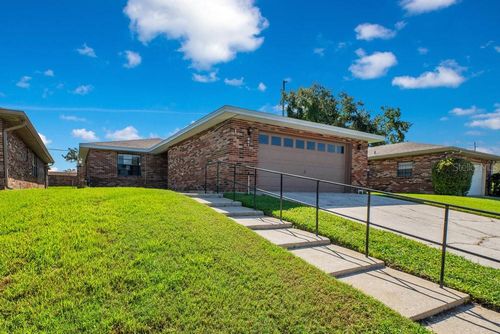 661 Lake Carolyn Cir, LAKELAND, FL, 33813-1119 | Card Image