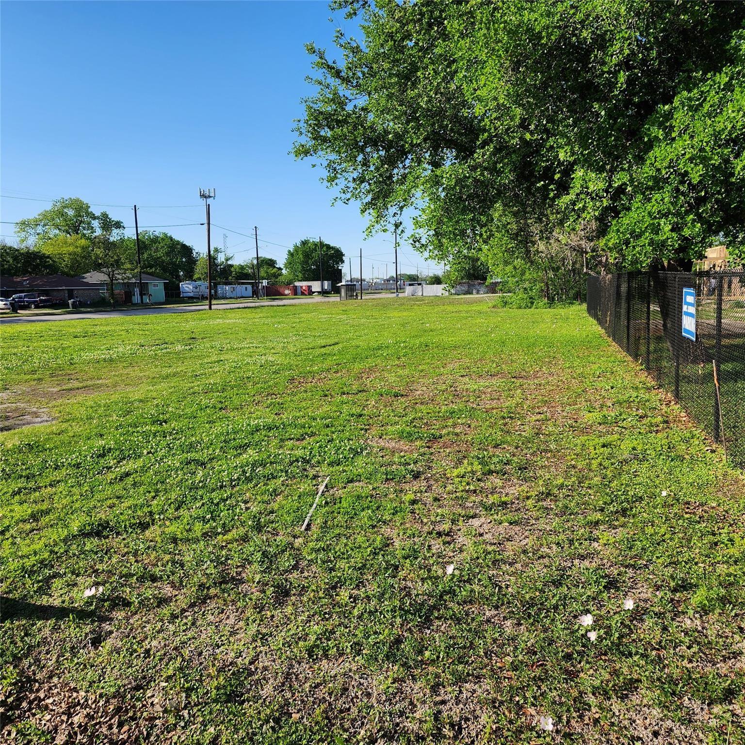 Land in Houston 5