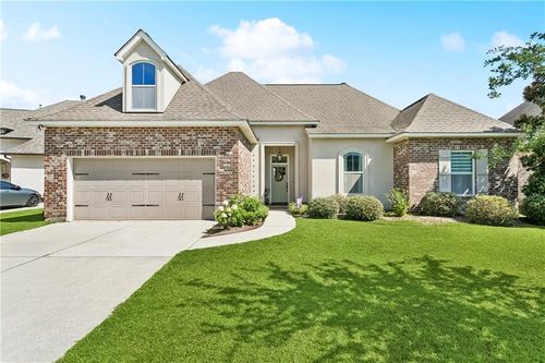 1084 Cypress Crossing Dr, Madisonville, LA, 70447-3249 | Card Image