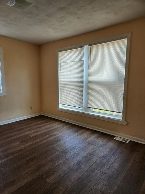 3 Chase St, Derry, NH, 03038 | Card Image