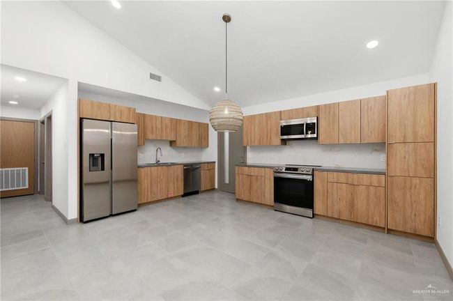 Kitchen | Image 6