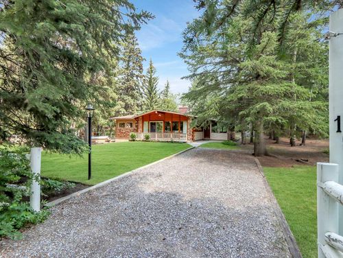 1 Des Arcs St, Lac Des Arcs, AB, T1W2W3 | Card Image