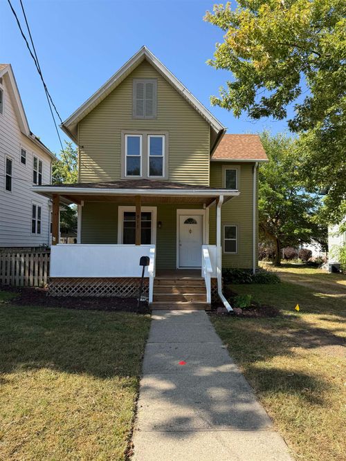 911 S Peoria Ave, DIXON, IL, 61021-3666 | Card Image