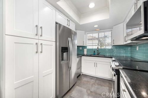270c-23391 La Crescenta, Mission Viejo, CA, 92691-6884 | Card Image