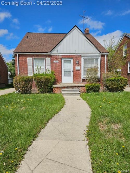 15605 Veronica Ave, Eastpointe, MI, 48021-3640 | Card Image