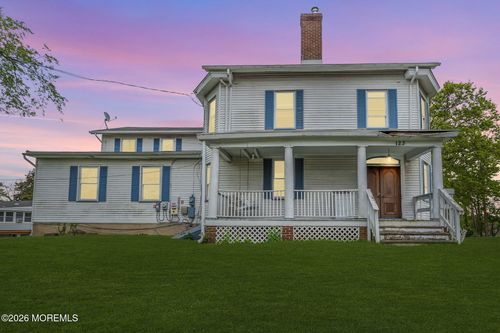 123 Reynolds Dr, Eatontown, NJ, 07724-2353 | Card Image