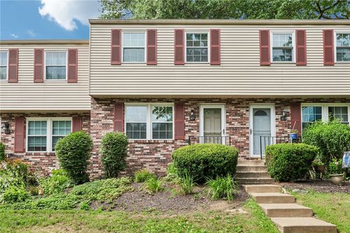 321 Laporte Ct, Cranberry Twp, PA, 16066-4926 | Card Image