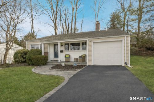 130 Wood Ridge Dr, Stamford, CT, 06905-2622 | Card Image