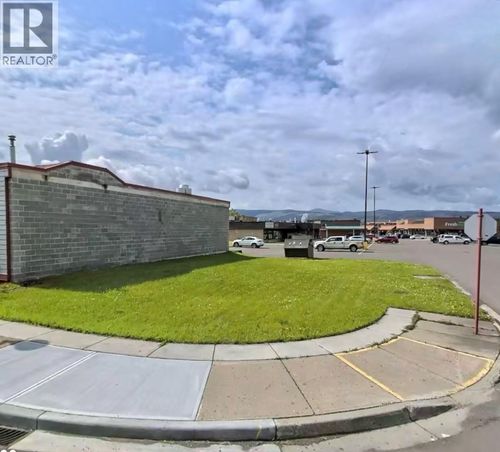 {{alt}} | Card Image