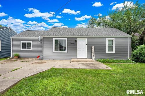 104 Cherry Ln, Washington, IL, 61571-1710 | Card Image
