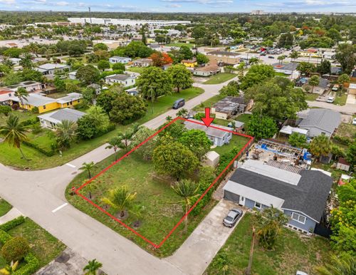 1858 Muskogee Rd, Palm Springs, FL, 33406-6642 | Card Image