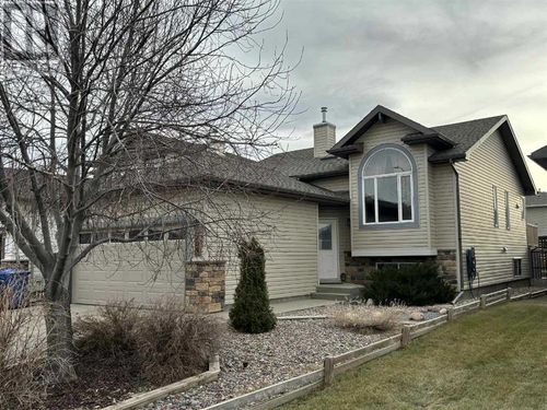 208 Silkstone Bay W, Lethbridge, AB, T1J2A2 | Card Image