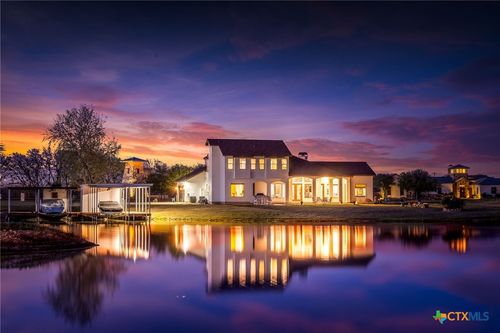 925 River Ranch Cir, Martindale, TX, 78655-3973 | Card Image