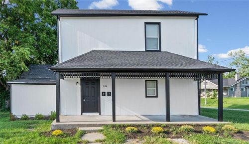 106 E Buchanan St, Richmond, MO, 64085-1740 | Card Image