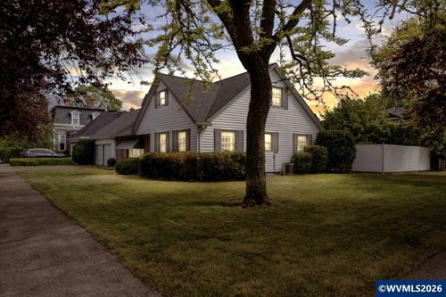 627 Ferry St Sw, Albany, OR, 97321-2370 | Card Image