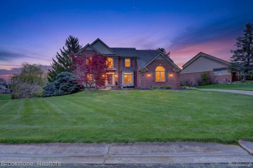 4054 Calumet Dr, Oakland Township, MI, 48306-4713 | Card Image
