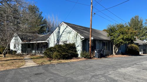 apt-5-704 Blue Ridge Ave, Bedford, VA, 24523-2547 | Card Image