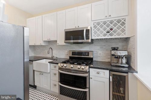 apt-3f-2129 Walnut St, PHILADELPHIA, PA, 19103-4482 | Card Image