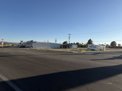 1551 N China Lake Blvd, Ridgecrest, CA, 93555-2606 | Card Image