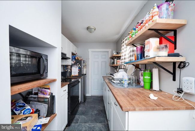 235 Maple St, Townhouse with 2 bedrooms, 2 bathrooms and null parking in READING PA | Image 9