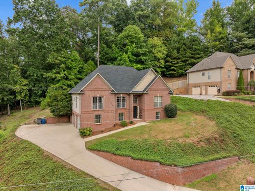 219 Sweetwater Ln, TRUSSVILLE, AL, 35173-3504 | Card Image