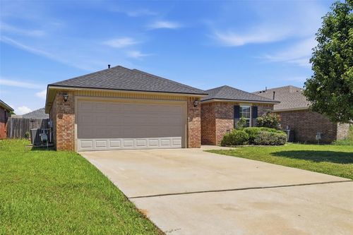 1860 Sussex Street, Newcastle, OK, 73065 | Card Image