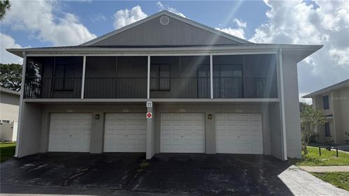 77-1-4323 Pinebark Ave, ORLANDO, FL, 32811-2958 | Card Image