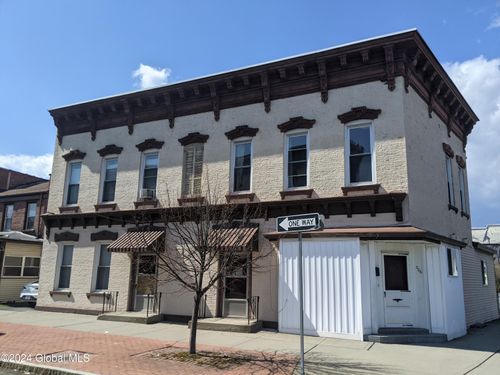 1833 3rd Ave, Watervliet, NY, 12189-2722 | Card Image
