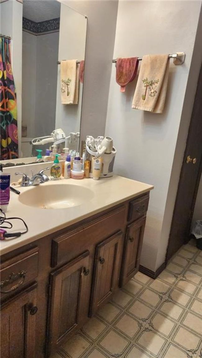 1302 Bitner Ter, House other with 4 bedrooms, 3 bathrooms and null parking in Pittsburg KS | Image 11