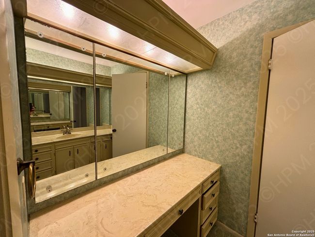5837 Northgap St, House other with 4 bedrooms, 3 bathrooms and null parking in Windcrest TX | Image 14