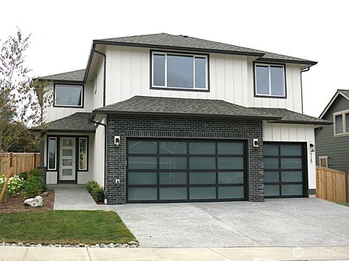 725 Covington Ave, Snohomish, WA, 98290-2666 | Card Image