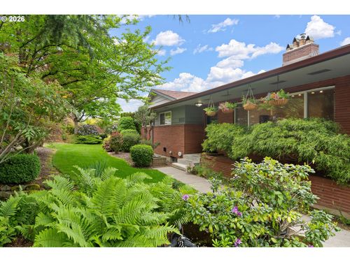12115 Ne Fremont St, Portland, OR, 97220-1564 | Card Image