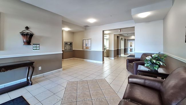 412 - 112 Simcoe Rd, Condo with 2 bedrooms, 1 bathrooms and 1 parking in Bradford ON | Image 4