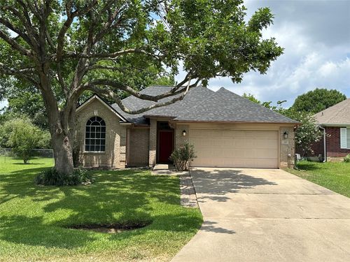 243 Fantasy Ln, Montgomery, TX, 77356-5747 | Card Image