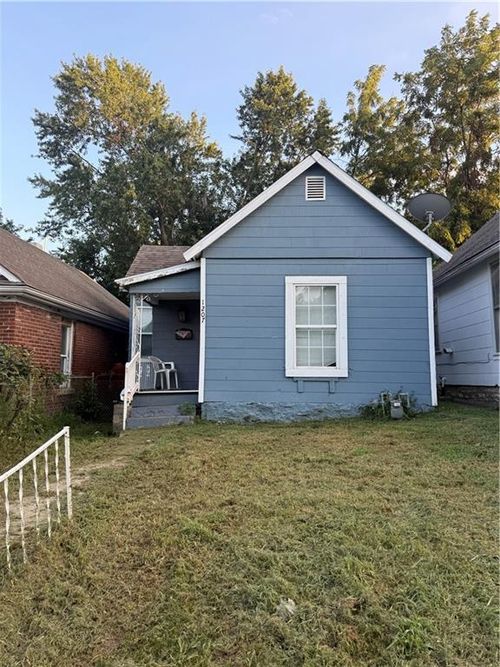 1207 Sandusky Ave, Kansas City, KS, 66102-5143 | Card Image