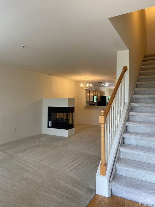 39621 Springwater Dr, Northville, MI, 48168-3963 | Card Image