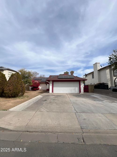 2533 N 88th Ln, Phoenix, AZ, 85037-3412 | Card Image