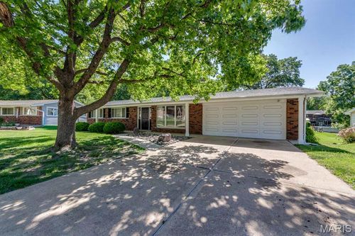 20 Elderwood Ct, Fenton, MO, 63026-3102 | Card Image