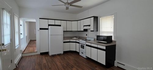 20 Hamilton Ave, Oyster Bay, NY, 11771-1558 | Card Image