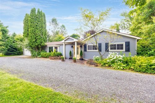 26566 Pontiac Trl, South Lyon, MI, 48178-9235 | Card Image